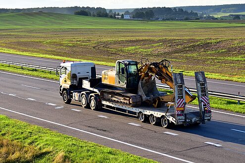 Baumaschinentransport