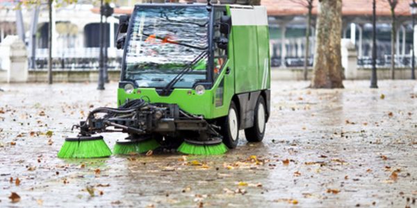 Straßenreinigungsfahrzeug mit GPS-Sender zur Ortung von geoCapture